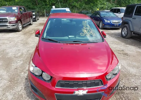 2015 Chevrolet Sonic Lt Auto z USA, uszkodzony, nr VIN 1G1JC5SH2F4151136